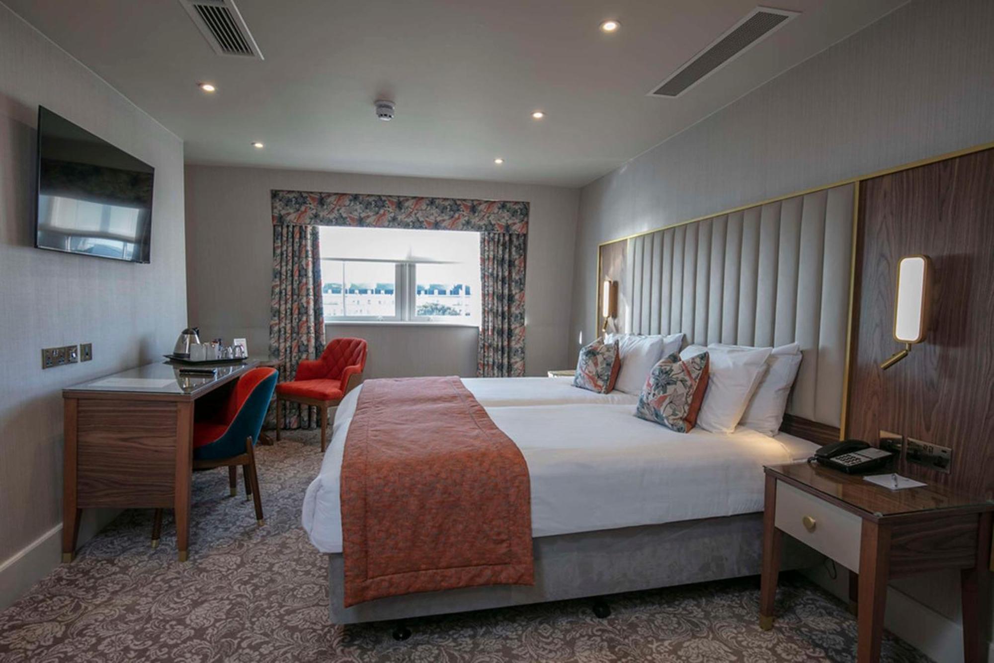 Voco The Clifton Folkestone By Ihg Hotel Exterior photo