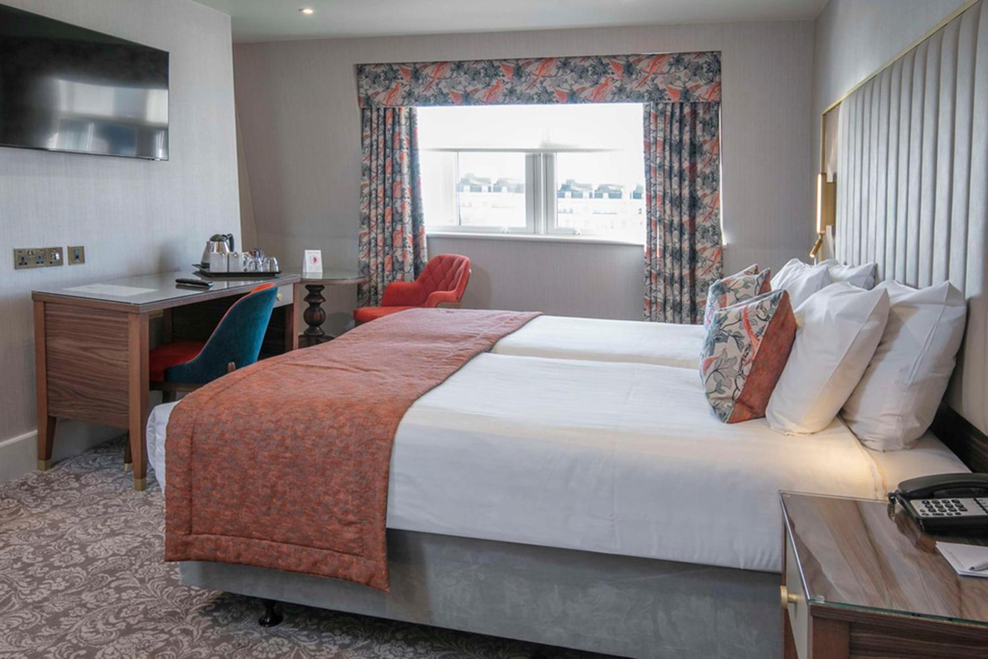 Voco The Clifton Folkestone By Ihg Hotel Exterior photo
