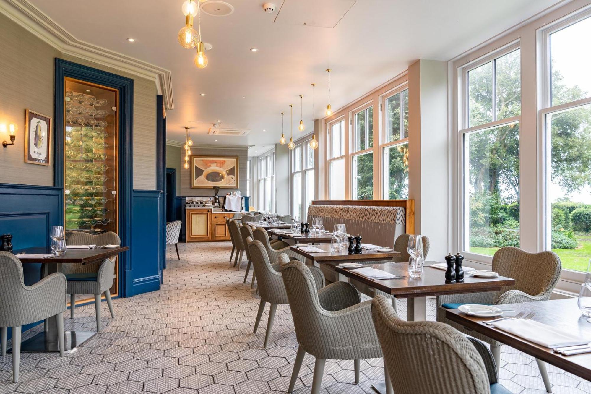Voco The Clifton Folkestone By Ihg Hotel Exterior photo
